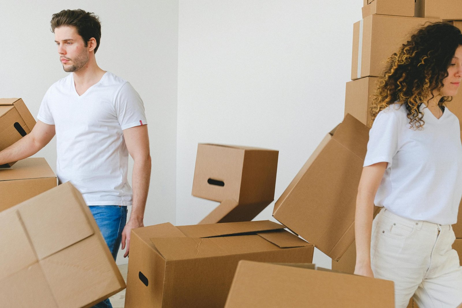 Débarras maison et appartement en Île-de-France : comment gérer un logement très encombré efficacement